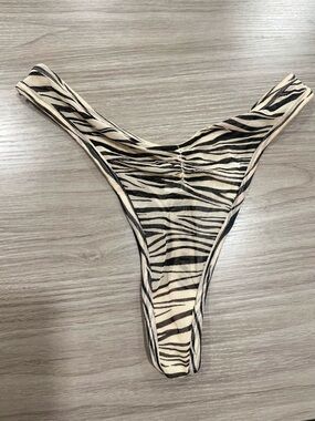 Rampage black + nude zebra print scrunched thong Size L